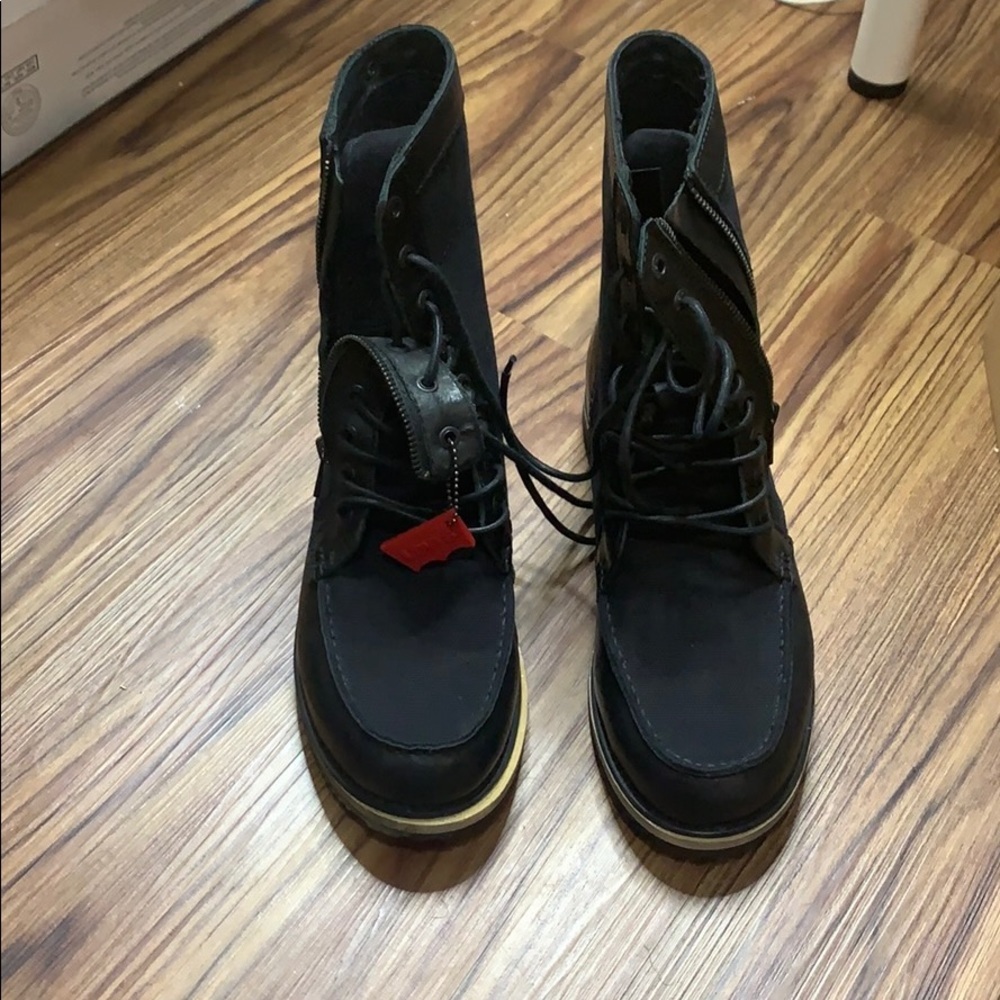 Levi’s Men Fall/Spring Boots - Picture 5 of 10